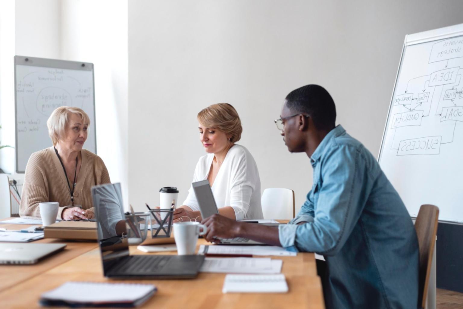 Teamarbeit bei Finanzplanung